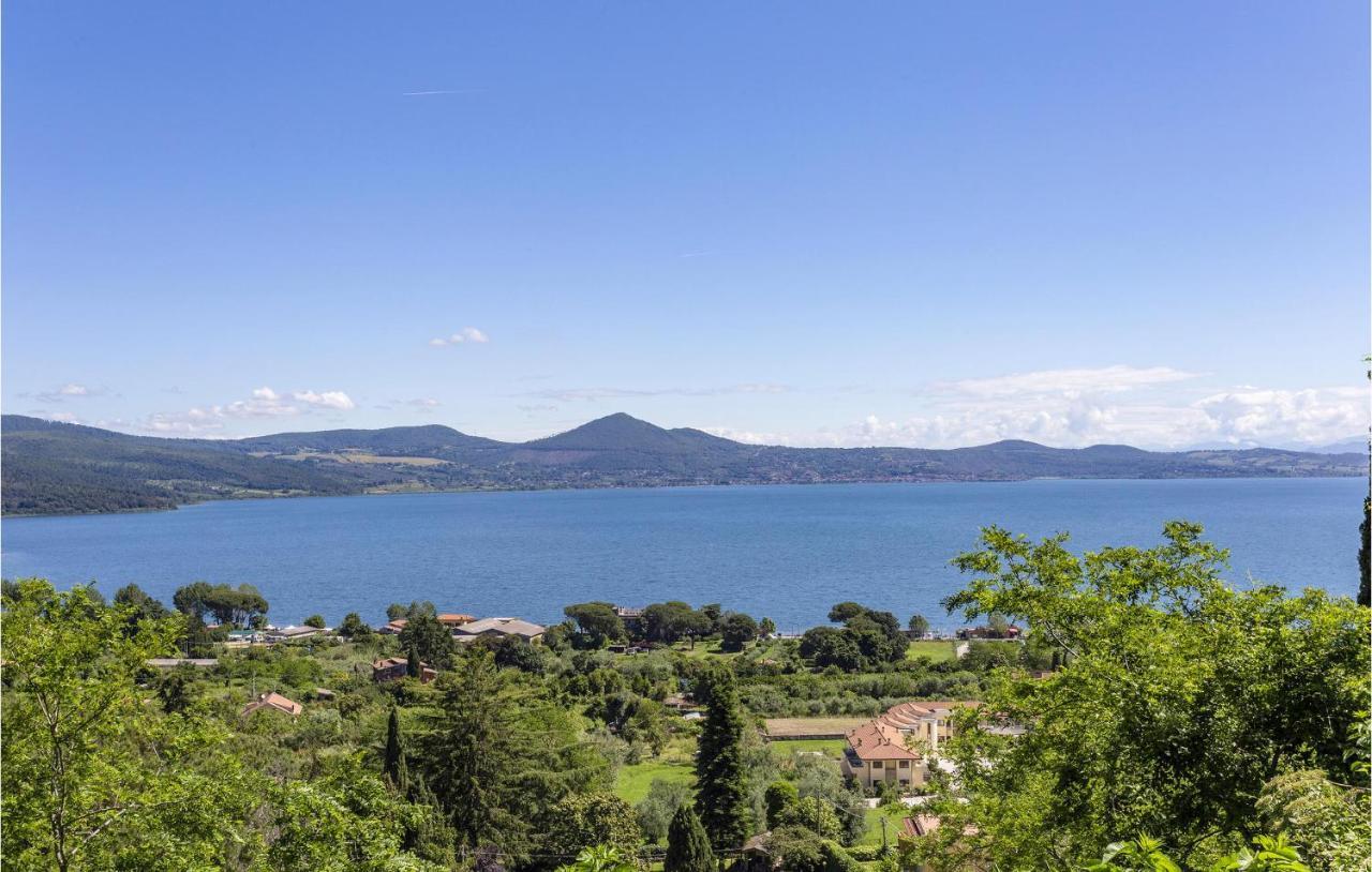 Cozy Home In Anguillara Sabazia With Kitchenette Buitenkant foto