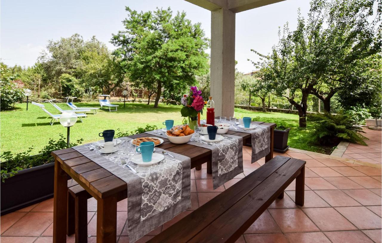 Cozy Home In Anguillara Sabazia With Kitchenette Buitenkant foto
