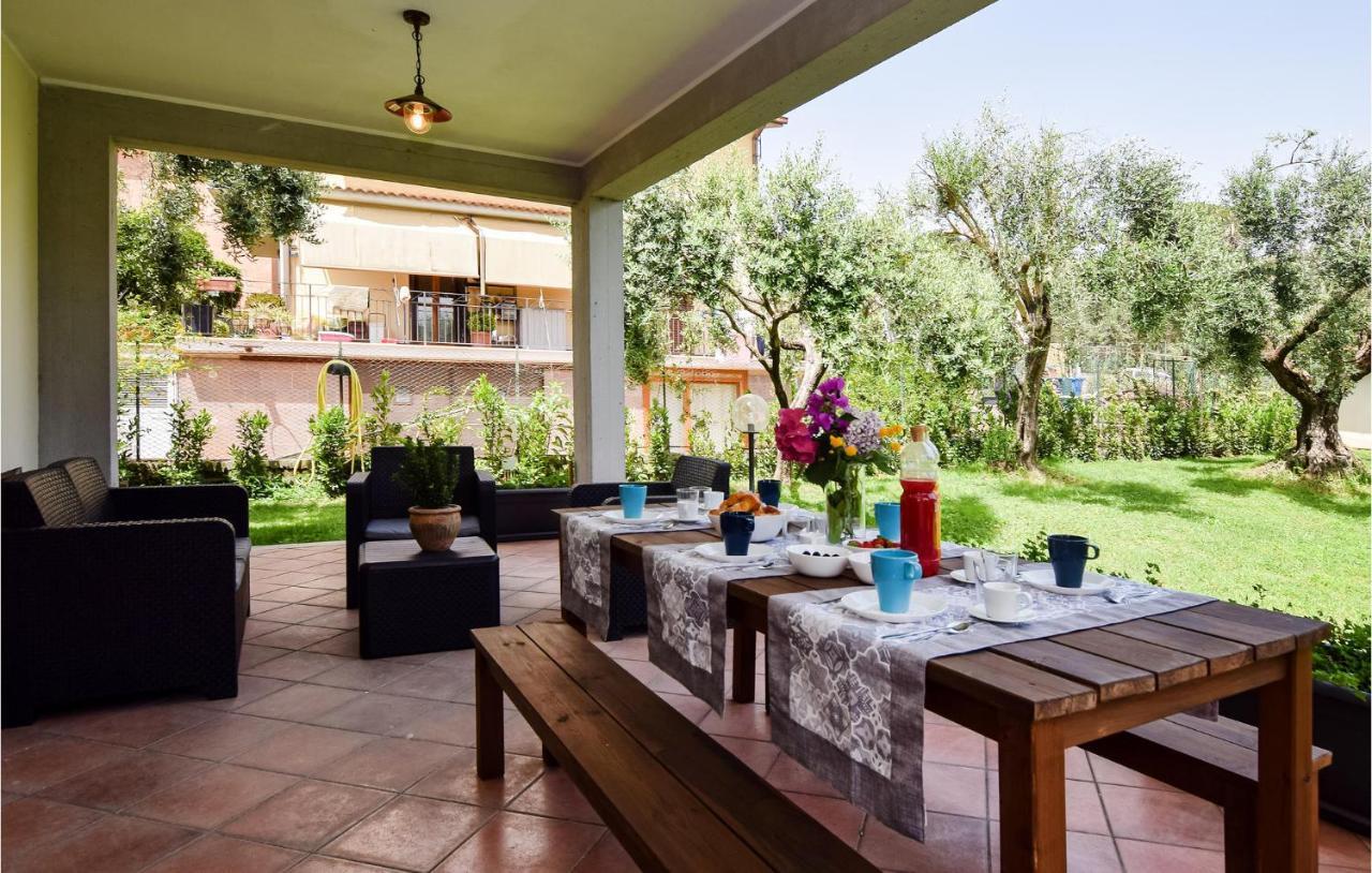 Cozy Home In Anguillara Sabazia With Kitchenette Buitenkant foto