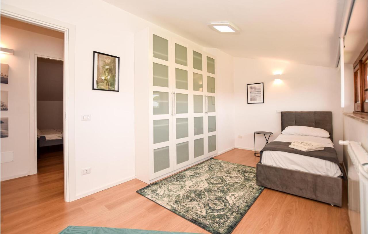 Cozy Home In Anguillara Sabazia With Kitchenette Buitenkant foto
