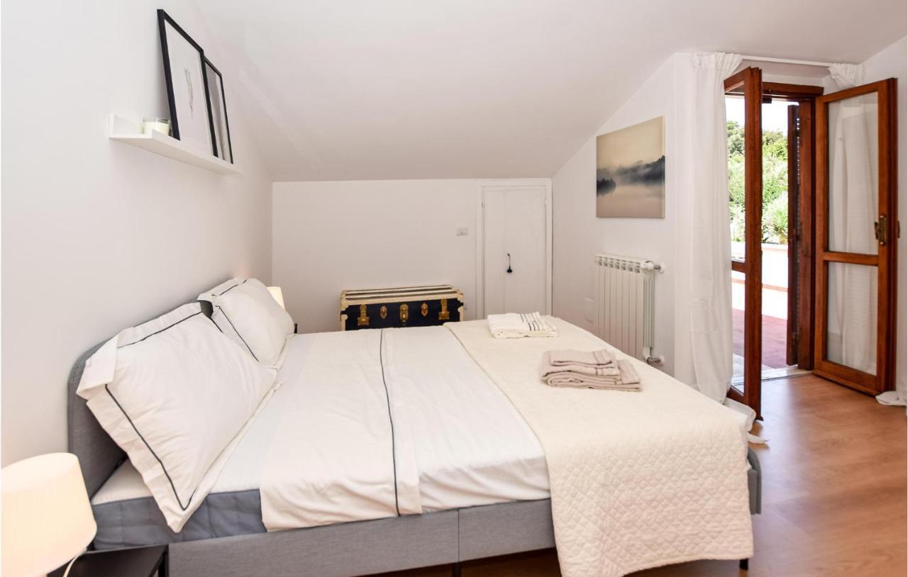Cozy Home In Anguillara Sabazia With Kitchenette Buitenkant foto