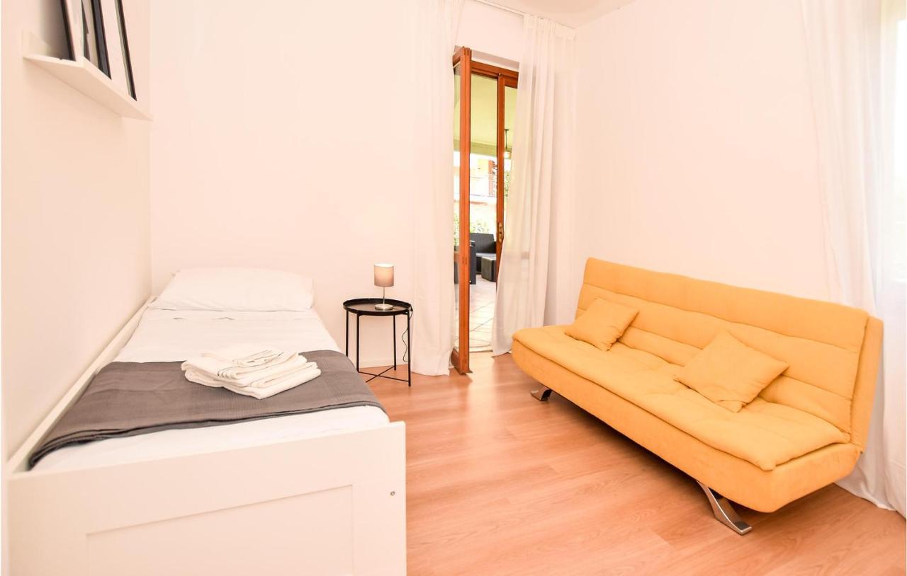 Cozy Home In Anguillara Sabazia With Kitchenette Buitenkant foto